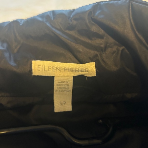 Eileen Fisher lightweight puffer jacket Black size small - Picture 5 of 5